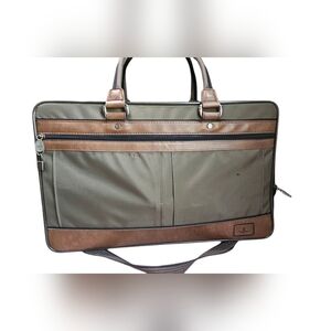 ATLANTIC Retro Vintage Travel Bag With Handles And Detachable Strap. Olive/brown